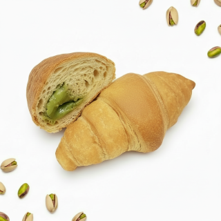 Croissant plněný pistáciovým krémem